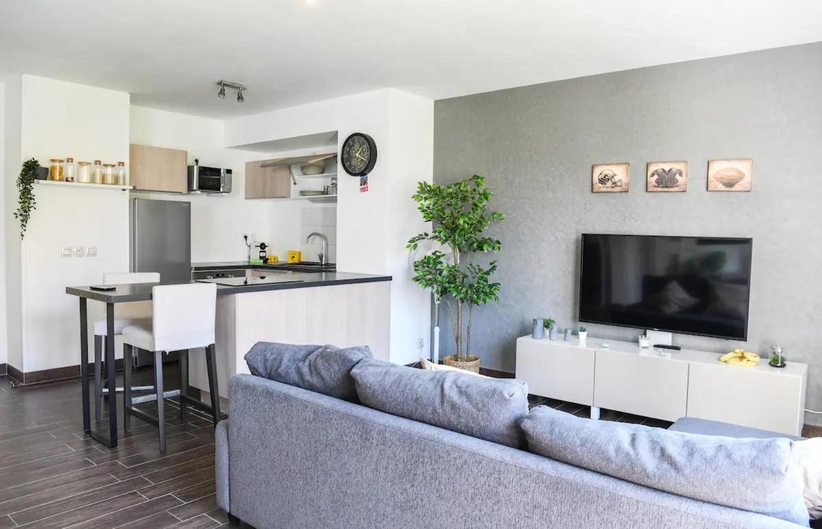 Superbe Appartement Avec Terrasse, Piscine & Parking Prive A Marseille Ngoại thất bức ảnh